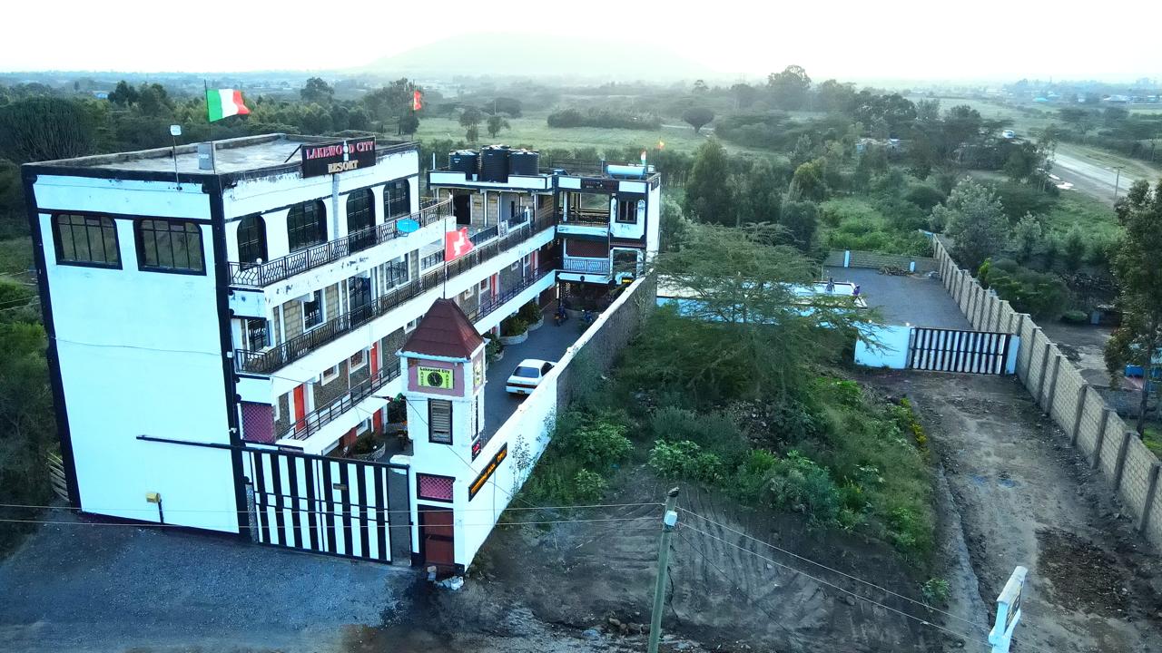 Resort Gate